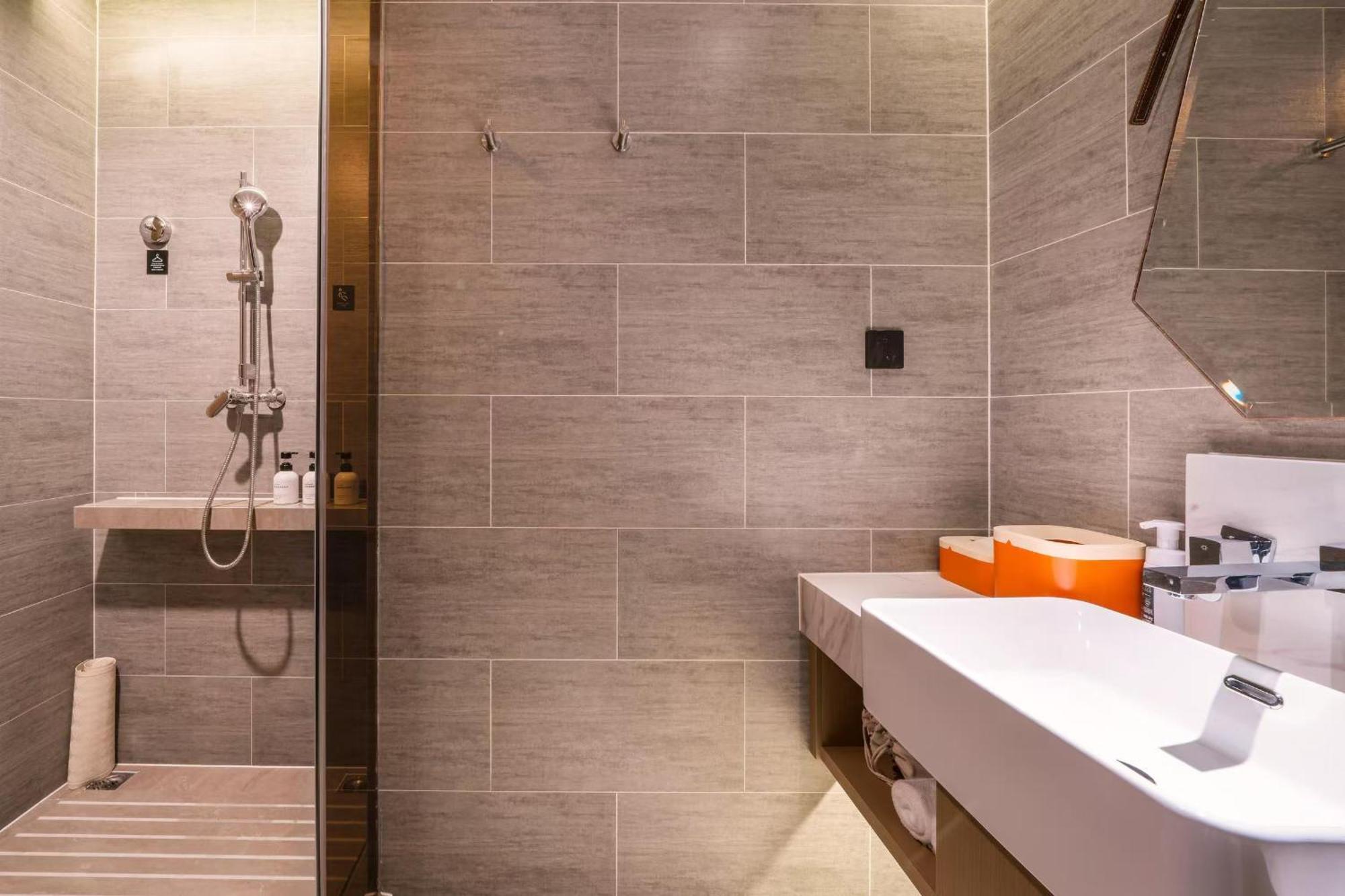 Atour Hotel Luzhou Bubugao New World エクステリア 写真
